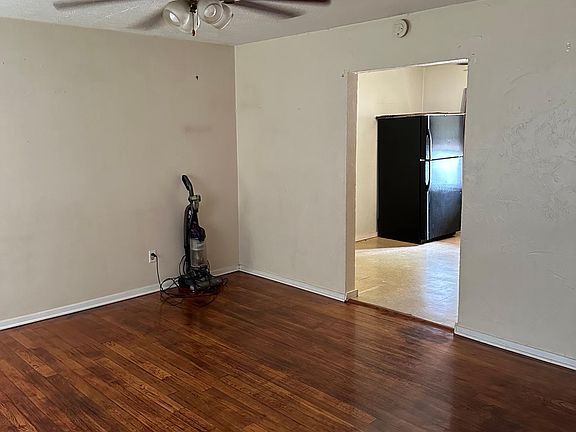 5th image of 951 N Central Dr #1