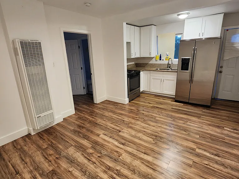3411 1/2 Altura St — Photo 8
