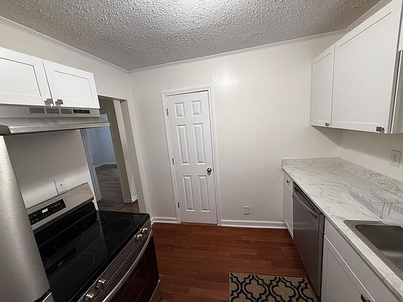 4th image of 2605 Grimes St