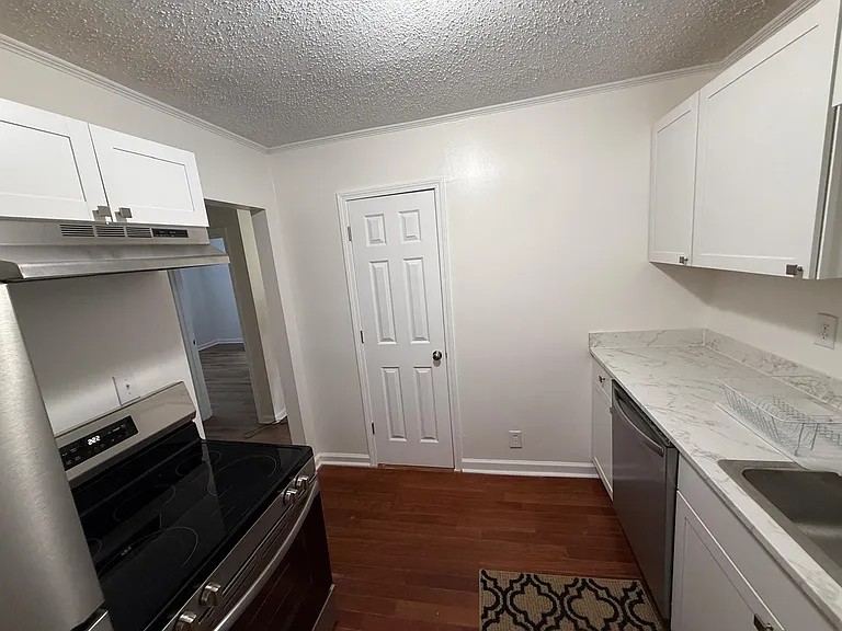 2605 Grimes St — Photo 4