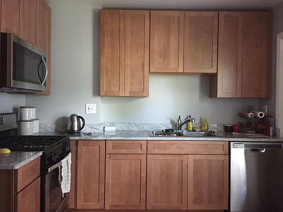 2nd image of 2158 Cottage Grove Dr