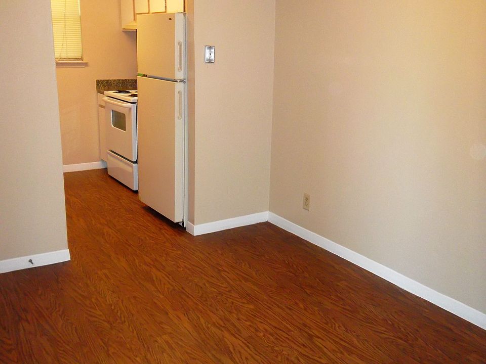 Dining Area/Kitchen