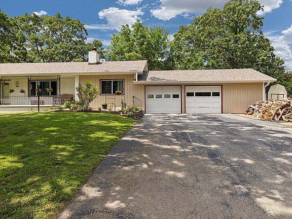 4th image of 818 Walnut Drive