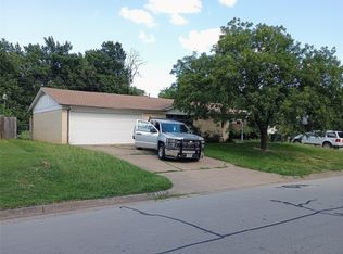 601 Martha St, Euless, TX 76040