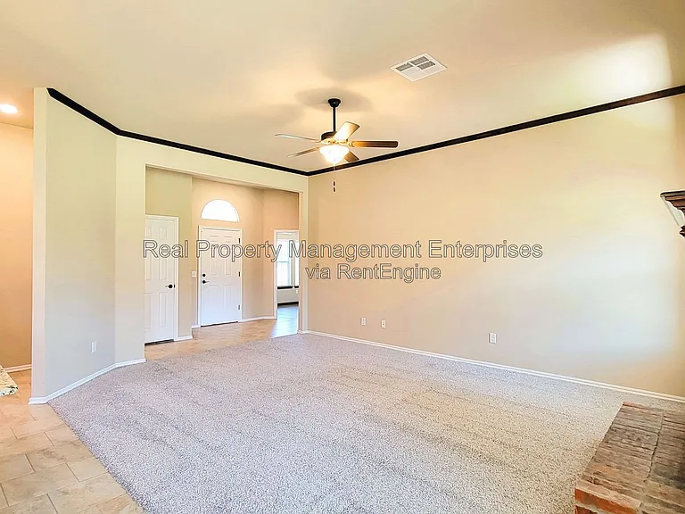 4500 Oasis Ct — Photo 6