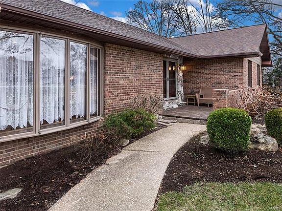 2nd image of 38 Cheshire Dr