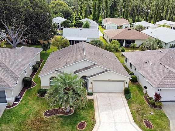 3rd image of 32848 Crooked Oak Ln