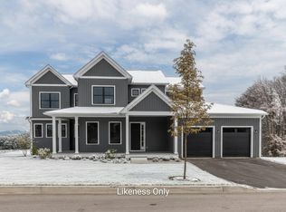 13 Barn Rd, South Burlington, VT 05403