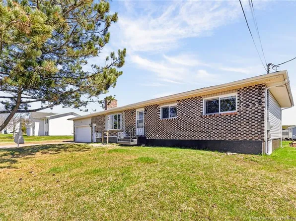 34 Gorveatte St, Dieppe, NB E1A 2E4