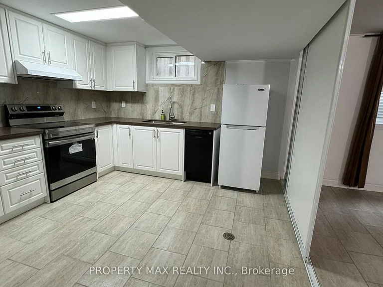 30 Glenabbey Dr #BASEMENT — Photo 8