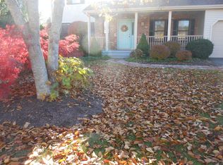 5 Windwood Dr, Cromwell, CT 06416