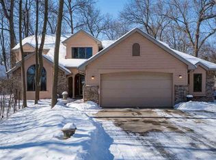 1044 N Lake St, Neenah, WI 54956