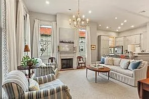 1221 Napoleon Ave #A — Photo 3
