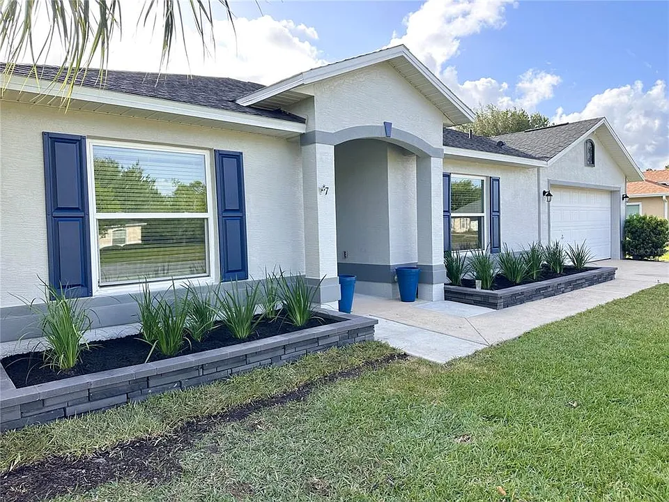 7 Lancaster Ln
