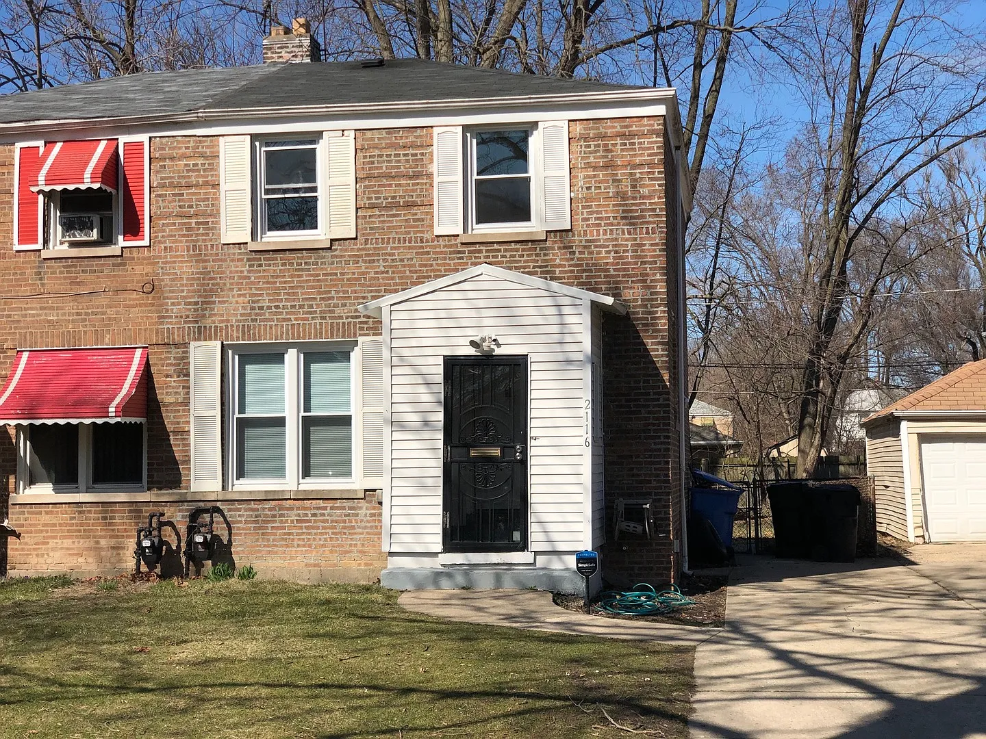 2116 E 98th St photo 1