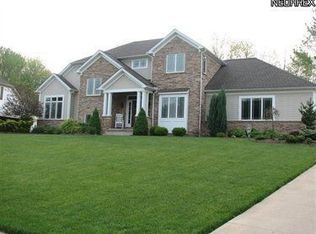 42 Stratford Rd, Hudson, OH 44236