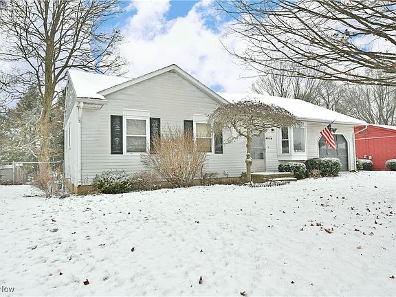 3rd image of 1153 Andrew Ave
