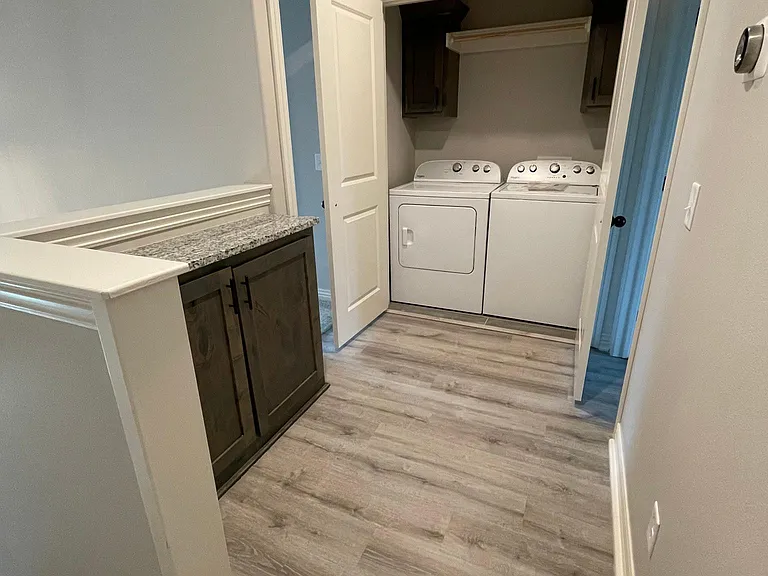 1118 Sheldon Dr #B — Photo 16