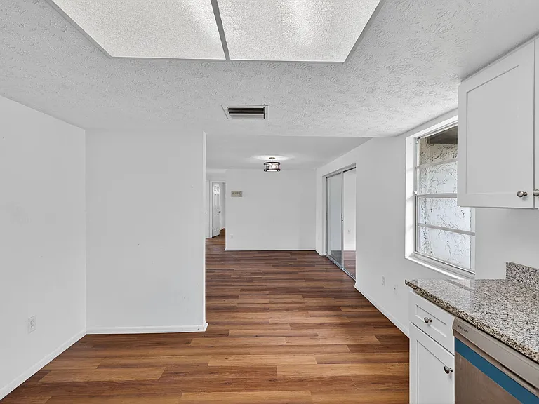 8626 Robilina Rd — Photo 26