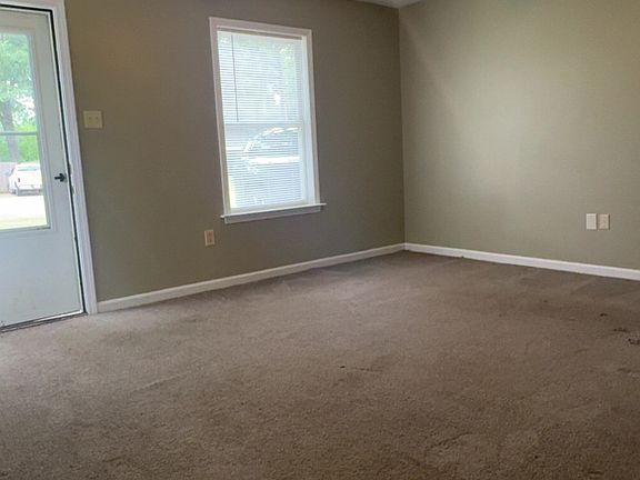 3rd image of 8230 Pinebrook Dr