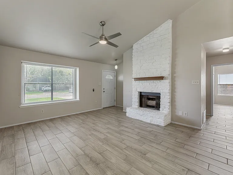 1808 Prairie Star Ln — Photo 4