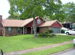 144 Scottsdale Dr, Mary Esther, FL 32569