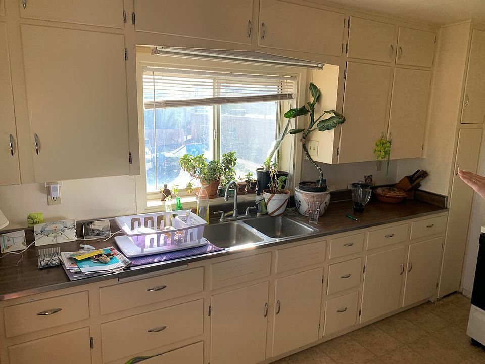 1st image of 107 Hermosa Dr SE