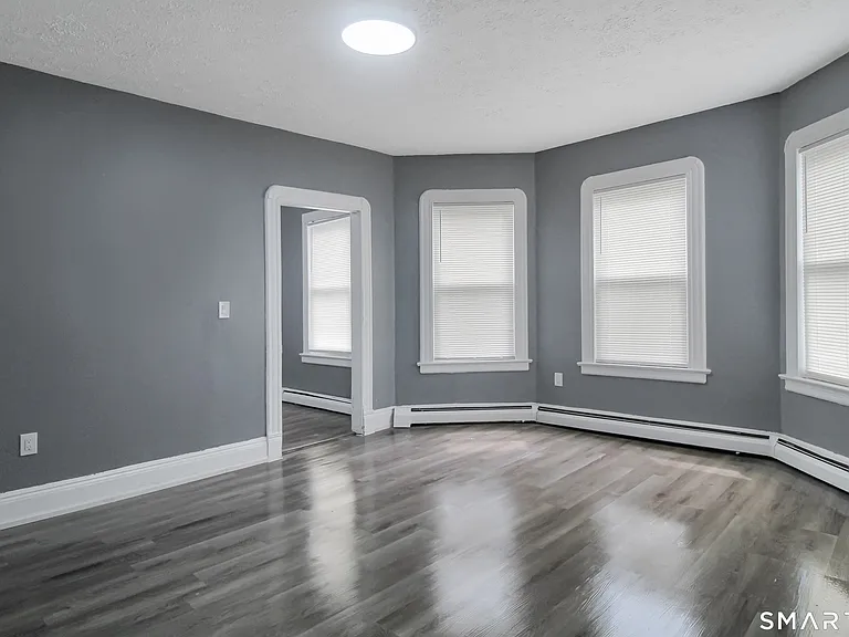 32 Lenox St — Photo 7