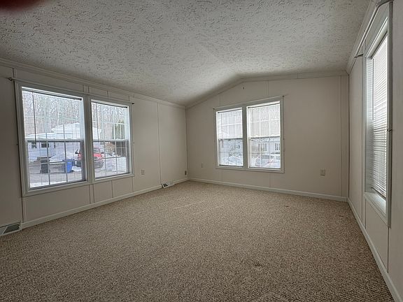 3rd image of 10 Grandview Cir #9