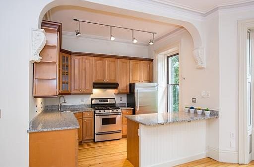 2nd image of 39 Worcester Sq APT 3A