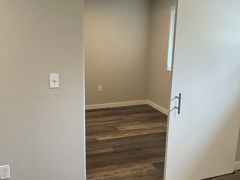 1139 S G St #5 — Photo 5
