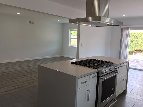 2nd image of 21412 Marigold Ave