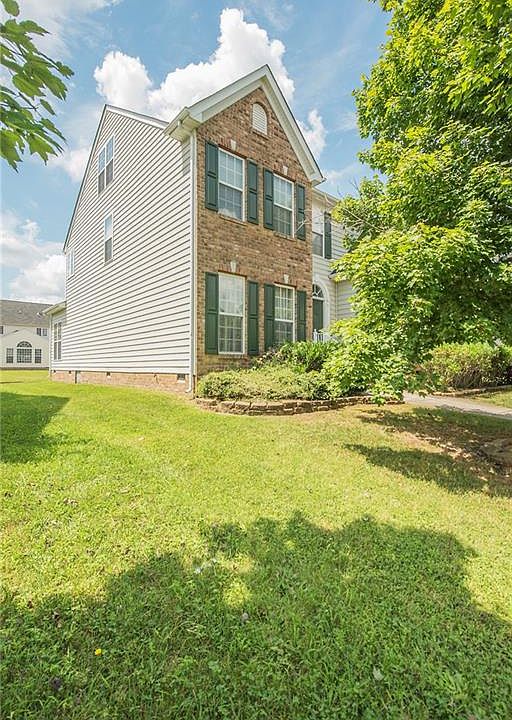 1st image of 7104 Village Field Pl