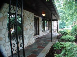 12 Westlake Ct, North Brunswick, NJ 08902
