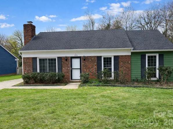 1901 Burgandy Dr, Charlotte, NC 28262