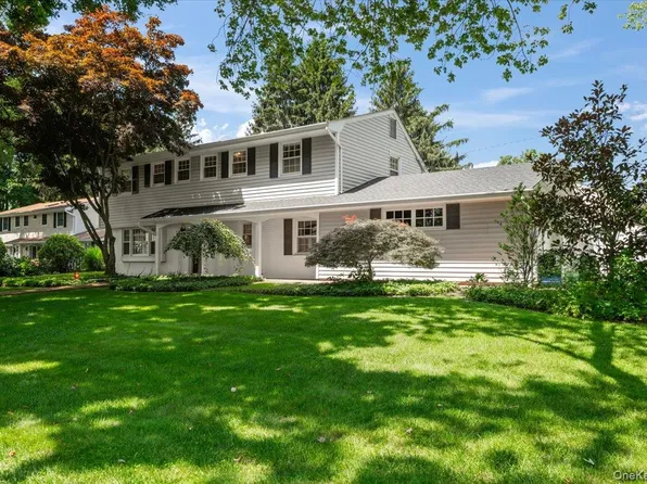 39 Marie Drive, Huntington, NY 11743