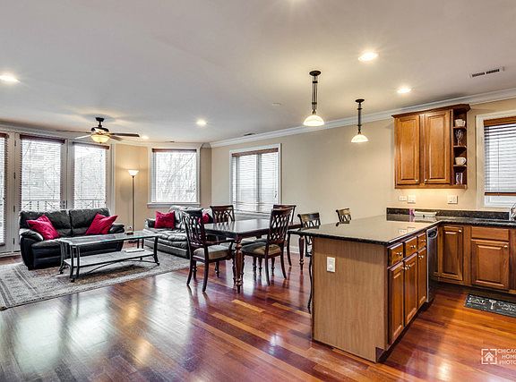 2nd image of 1512 N Sedgwick St APT 3