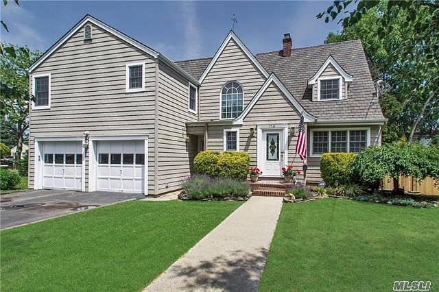1st image of 114 Shinnecock Ave