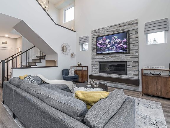 5th image of 4295 Old Clayburn Rd #40