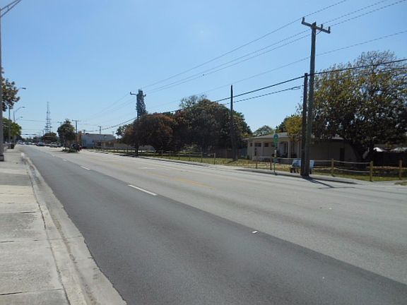 Exterior Neighborhood (street photo)