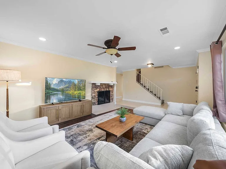 416 Camaritas Dr — Photo 10
