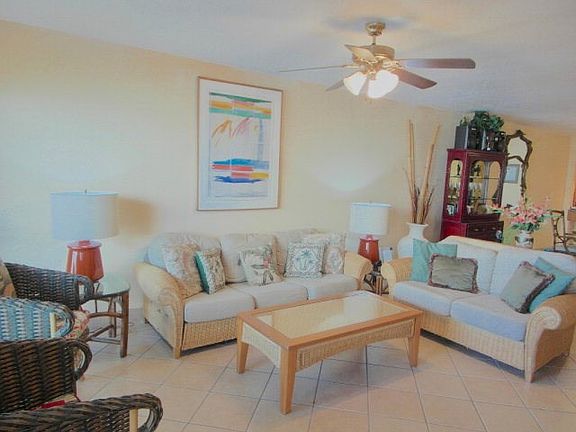 2nd image of 406 Padre Blvd