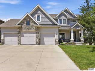 19012 Ridgemont St, Omaha, NE 68136