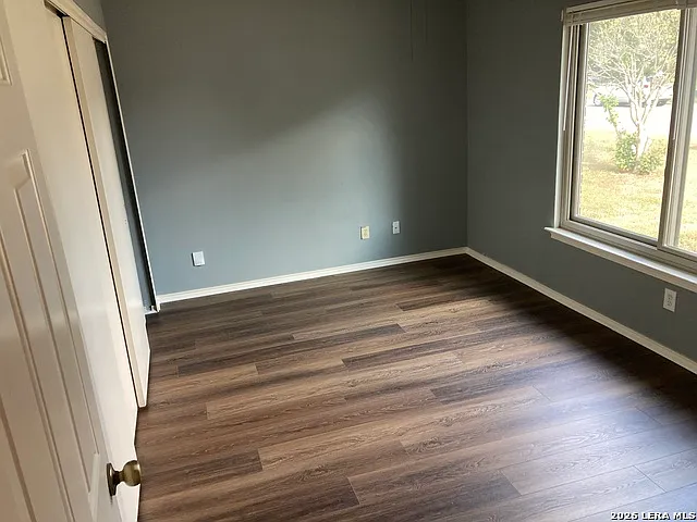 3 bed, 2.0 bath, 1556 sqft, $1,850 — Photo 2