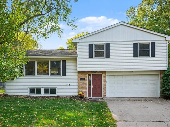 16401 Temple Dr S, Minnetonka, MN 55345