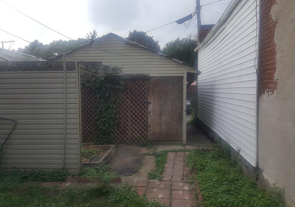 2nd image of 753 E Princess St