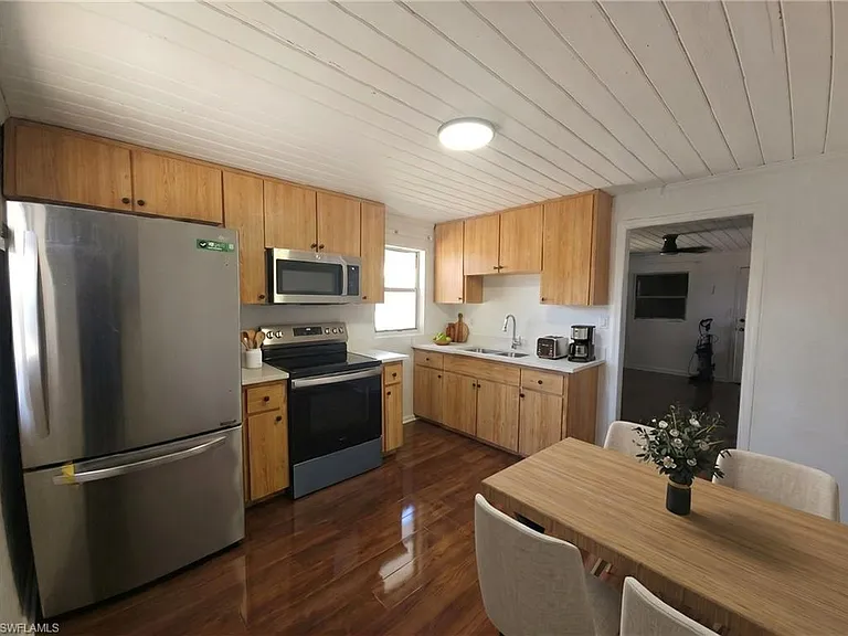 2657 Lafayette St — Photo 2