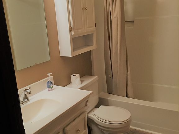 5th image of 909 Coral Dr