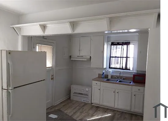 423 Worster Ave — Photo 4