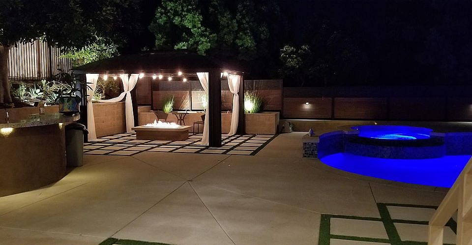 Backyard Fire Pit / Bar / Spa